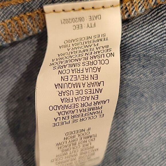 Denim Button-Up Belted Dress - Picture 6 of 6